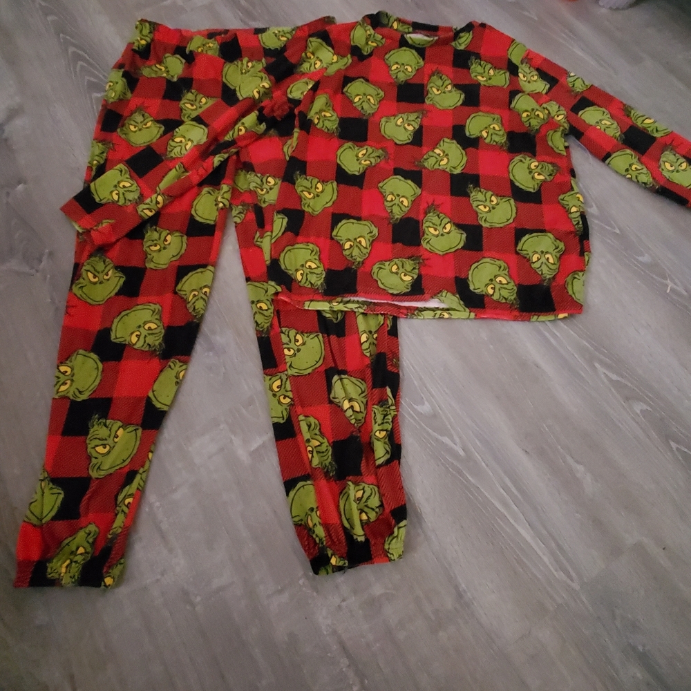 GRINCH PAJAMAS